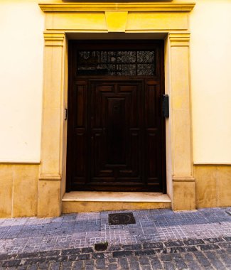 İlginç doku, mimari yapı, vintage tarzı, giriş kapısına ilginç, unsuru ile eski kapı