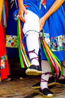 İspanya, dans ayakkabıları, ayakkabılarla halk kostümleri için geleneksel renkli Ayakkabı