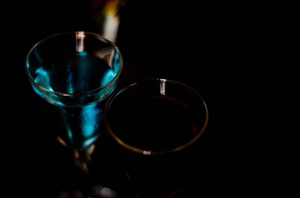 Освежающий Ликер Высоком Бокале Алкогольный Напиток Приготовленный Барменом Ночная Жизнь — стоковое фото