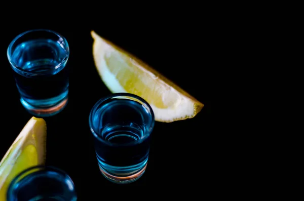 Populaire Drank Schot Kamikaze Basis Van Wodka Blue Curaçao Citroensap — Stockfoto