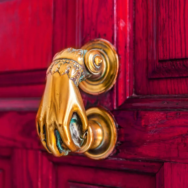 Door Brass Knocker Shape Hand Beautiful Entrance House Vintage Decoration — Stock Photo, Image