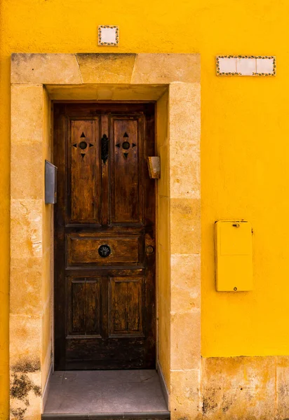 Porta Velha Com Textura Interessante Elemento Arquitetura Entrada Interessante Para — Fotografia de Stock