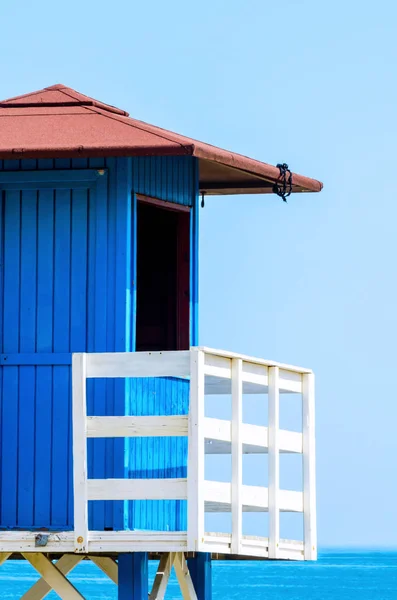 Blue Rescue Hut Sandy Beach Safe Relax Ocean Beautiful Sunny — Stock Photo, Image