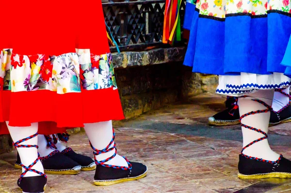 Tradiční Barevné Boty Pro Lidové Kroje Španělsku Taneční Obuv Espadrilky — Stock fotografie