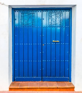 İlginç doku, mimari yapı, vintage tarzı, giriş kapısına ilginç, unsuru ile eski kapı