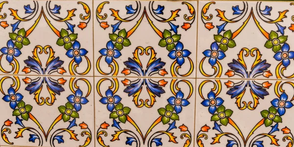 Geleneksel Spanyol Dekoratif Fayansları Binaların Duvarlarında Orijinal Seramik Fayanslar Dekorasyon — Stok fotoğraf