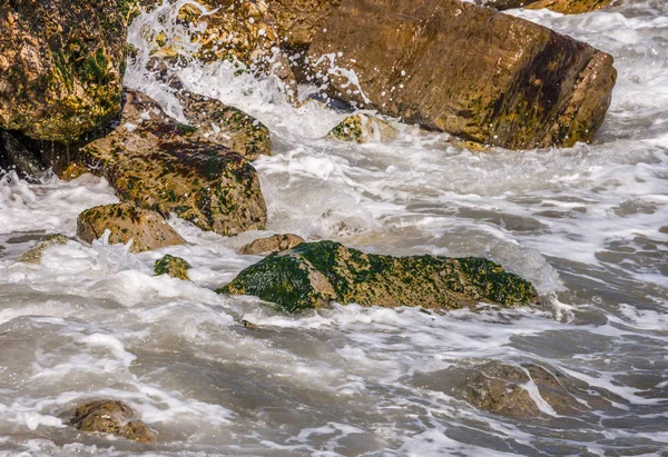 Fantastiskt Hav Med Blå Sommarvåg Och Klippor Avkopplande Utsikt Över — Stockfoto