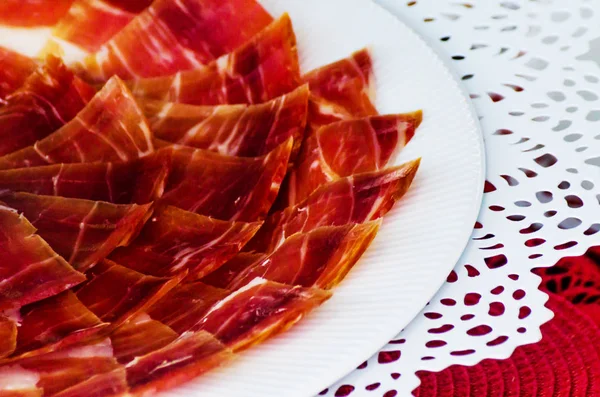 Plaat Met Gesneden Plakjes Jamón Serrano Traditionele Spaanse Ham Vlees — Stockfoto