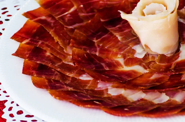 Prato Com Fatias Cortadas Jamon Serrano Presunto Tradicional Espanhol Carne — Fotografia de Stock