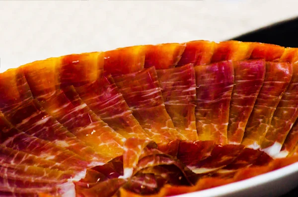 Prato Com Fatias Cortadas Jamon Serrano Presunto Tradicional Espanhol Carne — Fotografia de Stock