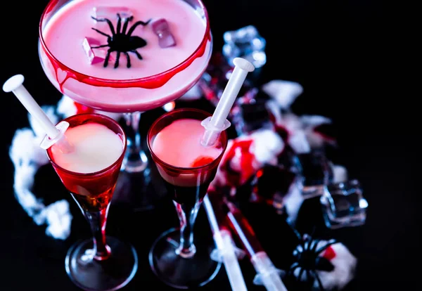 Griezelig Halloween Feest Cocktails Met Bloed Spinnen Ijsblokjes Dranken Feestje — Stockfoto