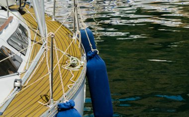 tekne, tekne ekipmanları, deniz güvenliği gövde dışında asılı şamandıra