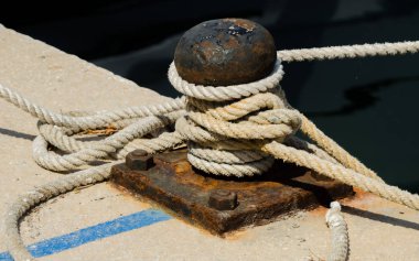 sonrası küçük bir Marina sahildeki demirleme, öğe bağlama için gemi limanda Emanet