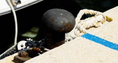 sonrası küçük bir Marina sahildeki demirleme, öğe bağlama için gemi limanda Emanet