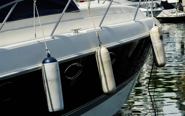 Boei Opknoping Buiten Romp Van Boot Uitrusting Van Boten Veiligheid — Stockfoto