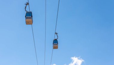 Teleferik gökyüzü, yükseklik ve turistik cazibe, seyahat, taşıma