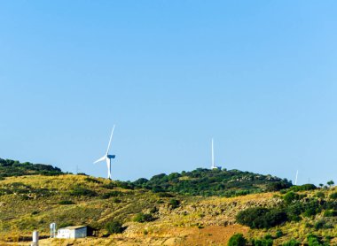 mavi gökyüzü, alternatif enerji kaynağı, çevre elektrik üreten rüzgar türbinleri