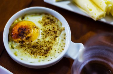 Küçük porsiyonlar, sağlıklı ve lezzetli aperatifler, diyet yemekleri farklı meze ile ayarla