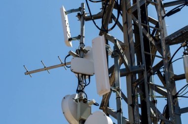 Antenler hücresel iletişim ve radar sistemleri, teknoloji telekomünikasyon kule