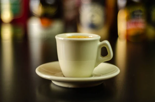 Café Preto Uma Xícara Cerâmica Bar Bebida Energética Lugar Público — Fotografia de Stock