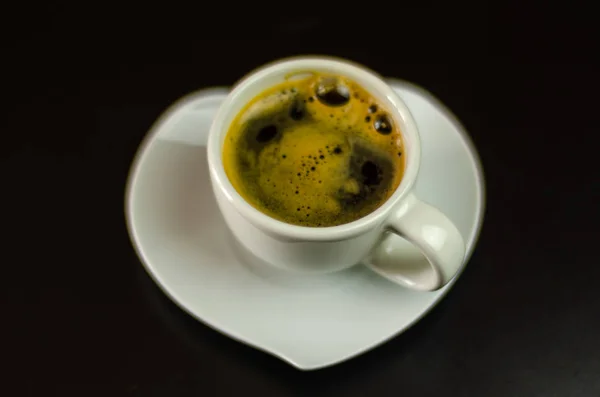 Café Noir Dans Une Tasse Céramique Sur Bar Boisson Énergisante — Photo