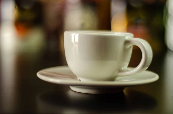 Café Preto Uma Xícara Cerâmica Bar Bebida Energética Lugar Público — Fotografia de Stock