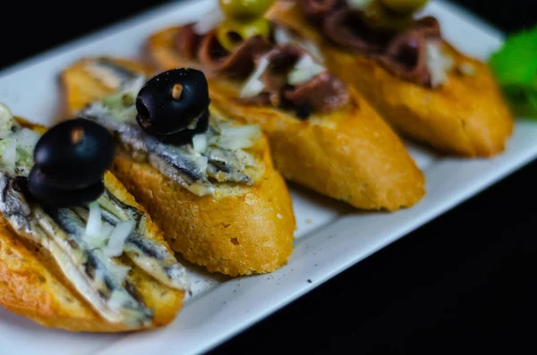 Tapas Mariscos Españoles Mini Sándwiches Juego Alimentos Aperitivo Delicioso Almuerzo — Foto de Stock