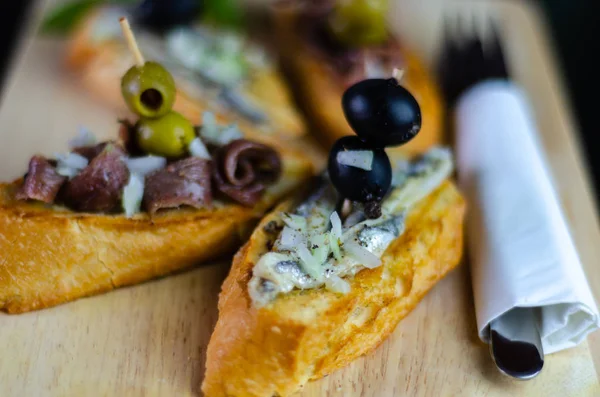 Tapas Mariscos Españoles Mini Sándwiches Juego Alimentos Aperitivo Delicioso Almuerzo —  Fotos de Stock
