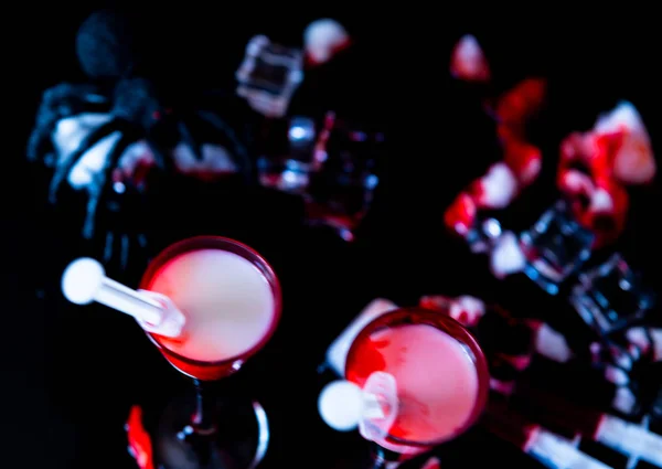 Creepy Halloween Party Cocktails Blood Spiders Ice Cubes Drinks Party — Stock Photo, Image