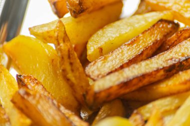 unhealty taze patates, lezzetli yemek yağlı altın patates closeup hazırlanan
