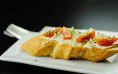 Geleneksel İspanyolca tapas yemek tablo, mini sandviç yemek için ayarla, lezzetli Aperatif meze, gıda