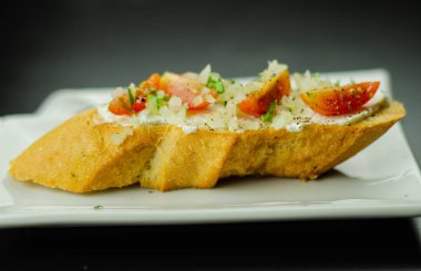 Geleneksel İspanyolca tapas yemek tablo, mini sandviç yemek için ayarla, lezzetli Aperatif meze, gıda