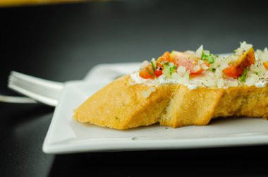 Geleneksel İspanyolca tapas yemek tablo, mini sandviç yemek için ayarla, lezzetli Aperatif meze, gıda