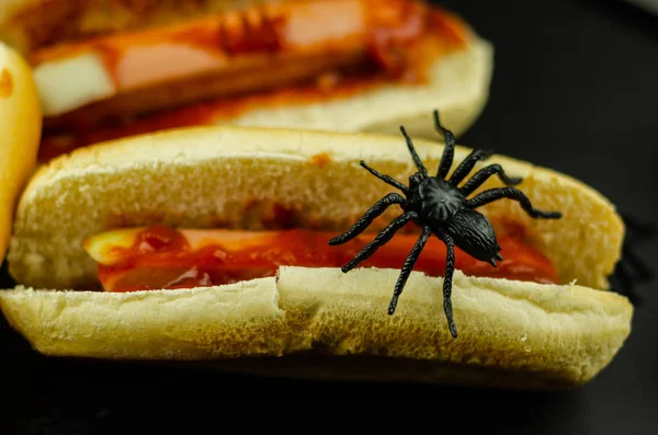 Espeluznantes Dedos Perro Caliente Halloween Mesa Negra Comida Fiesta — Foto de Stock