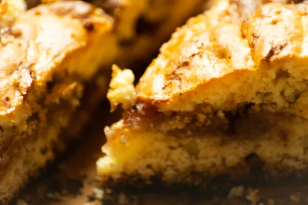 Nahaufnahme Auf Einem Krümelkuchen Mit Erdbeermarmelade Gefüllt Köstliches Dessert — Stockfoto