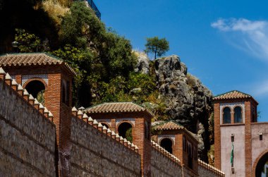 Bir küçük kasaba, Andalusia içinde mimari, İspanya tarihi bir unsuru tipik Mağribi savunması duvarlar