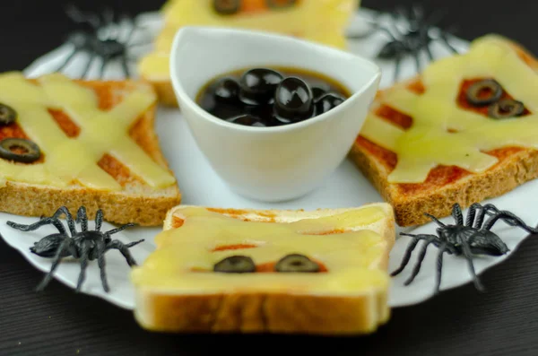funny sandwiches with mummy for a halloween party, creative serving of food, scary