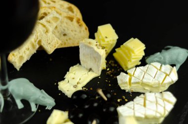 Bir Cadılar Bayramı partisi, korkunç gıda, eğlence için özel bir form peynir bir dizi servis