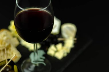 Bir Cadılar Bayramı partisi, korkunç gıda, eğlence için özel bir form peynir bir dizi servis