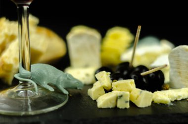 Bir Cadılar Bayramı partisi, korkunç gıda, eğlence için özel bir form peynir bir dizi servis