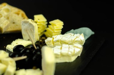 Bir Cadılar Bayramı partisi, korkunç gıda, eğlence için özel bir form peynir bir dizi servis