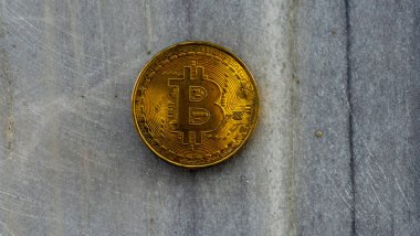 Kripto Döviz altın Bitcoin, Btc, Bitcoin makro çekim kaya arka planda, bitcoin incelemesi kavramı paralar.