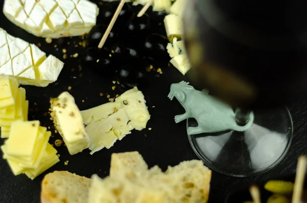 Bir Cadılar Bayramı partisi, korkunç gıda, eğlence için özel bir form peynir bir dizi servis