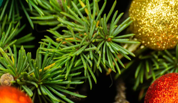 Christmas Tree Branch Ballen Close Voor Xmas Decoratie Vakantiewoningen Achtergrond — Stockfoto