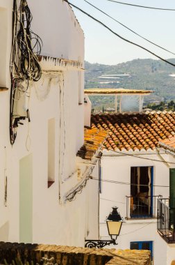 Bir metal korkuluk sağlam mimari eleman dinlenme ve rahatlama vintage dekor, balkon bir yer ile şık balkon