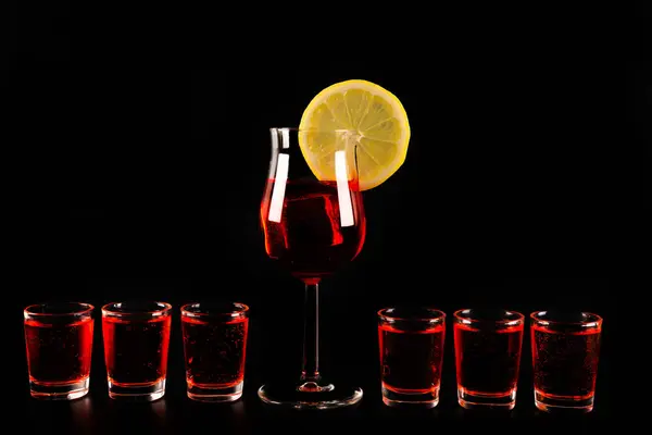 Red Refreshing Cocktail Prepared Bartender Black Background Party Night — Stock Photo, Image
