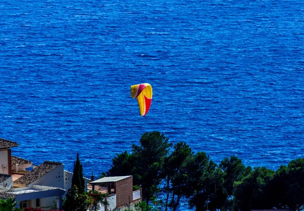 Parapente Volant Dans Ciel Temps Libre Passé Activement Merveilleuses Expériences — Photo