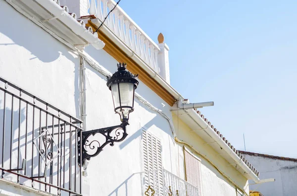 Oude Stijlvolle Straat Lamp Verlicht Spaanse Straat Een Karakteristiek Element — Stockfoto