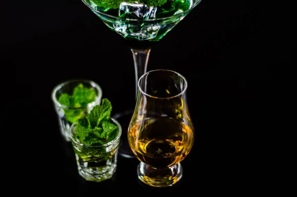 Single Malt Whiskey Glass Green Mint Liqueur Refreshing Set Drinks — Stock Photo, Image