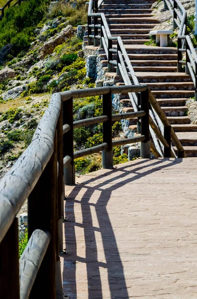 Holzpromenade Entlang Der Meeresküste Auf Einem Felsen Rincon Victoria Costa — Stockfoto